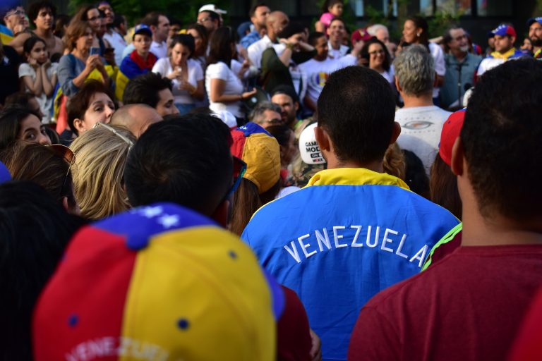 «Hermanos», un programa para proteger a migrantes venezolanos