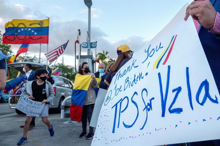 En Miami, los venezolanos celebraron el otorganiento del TPS