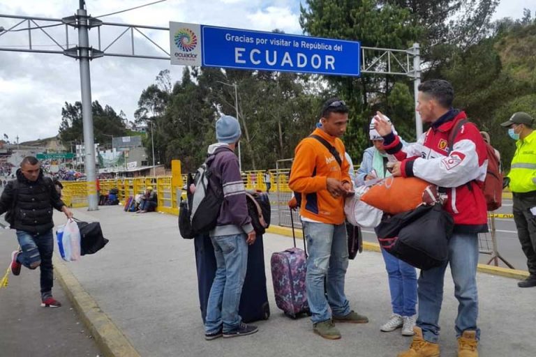 Ecuador pondrá en marcha este año plan de regularización para los venezolanos