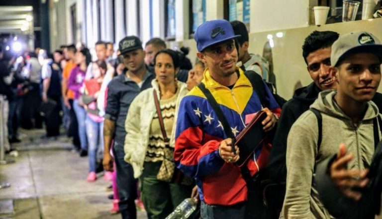 Perú aprueba la residencia humanitaria para los migrantes venezolanos