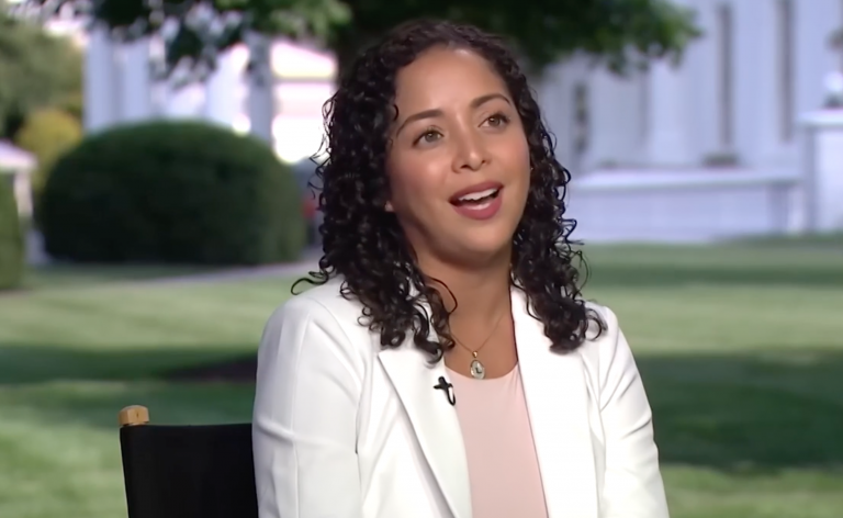 Luisana Pérez cuenta su historia de cómo llegó a ser la directora de Medios en la Casa Blanca