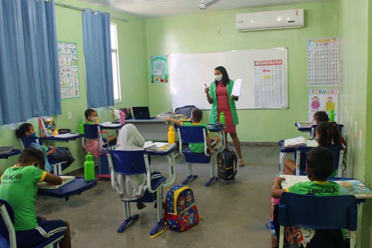 Enseñanza remota en la pandemia afecta la alfabetización de niños venezolanos migrantes en Brasil