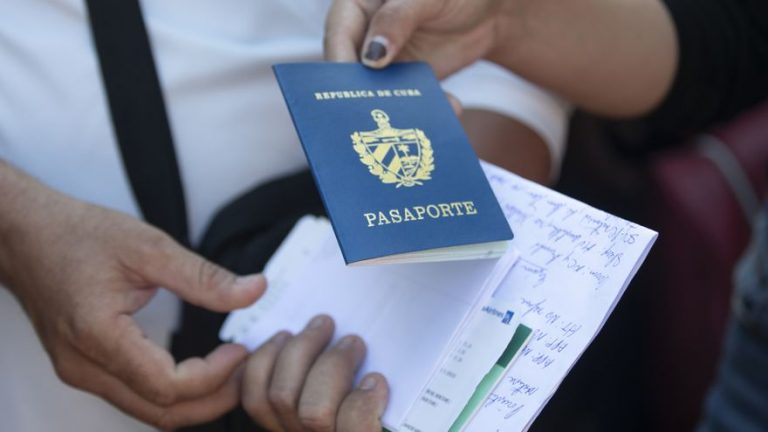 Panamá ratifica visado para venezolanos