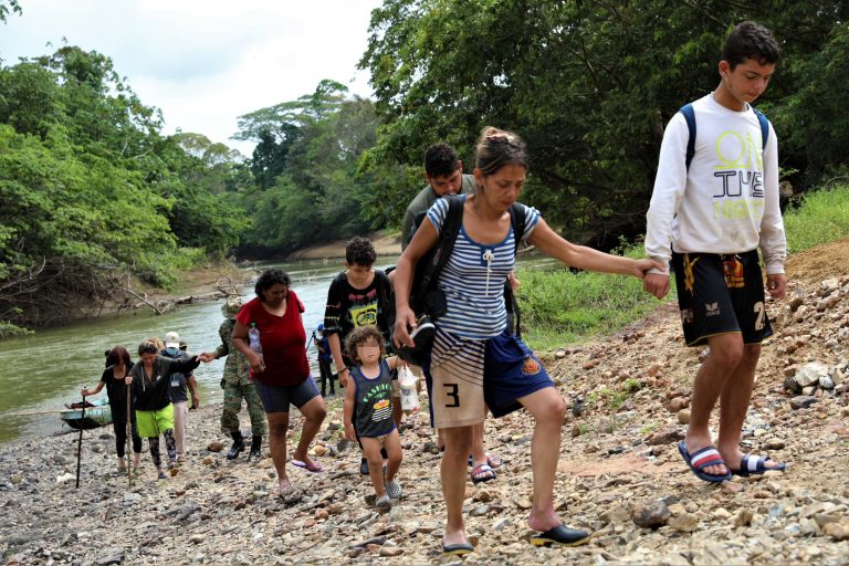 23 mil venezolanos cruzaron la selva del Darién en agosto