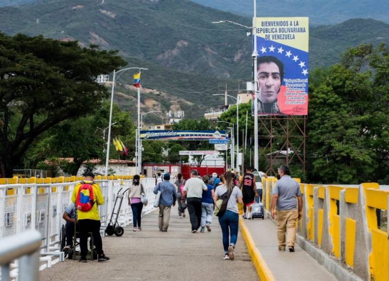 El 62% de los migrantes venezolanos piensa quedarse de manera indefinida en Colombia, según estudio